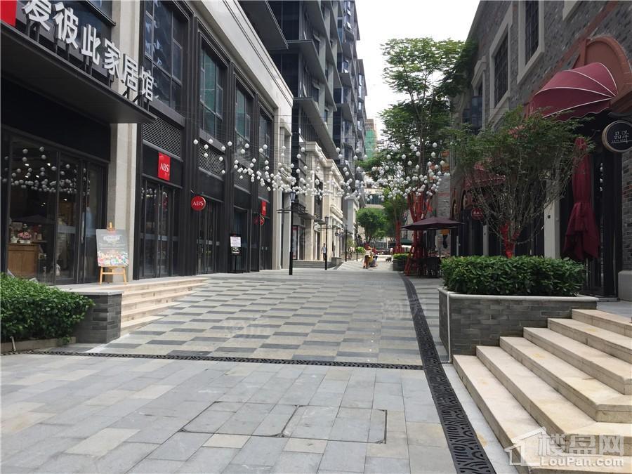 绿地中央广场实景图