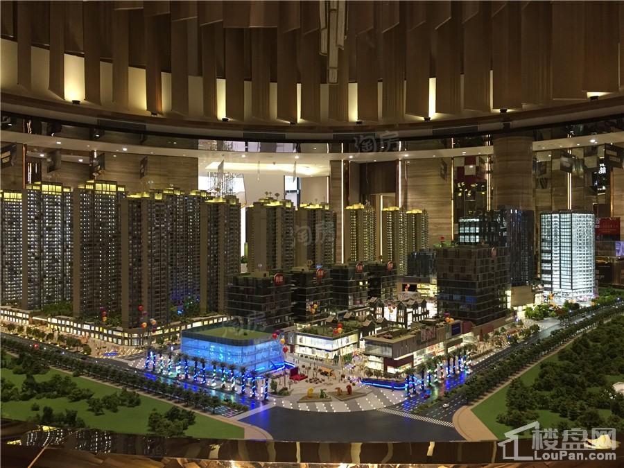 绿地中央广场实景图