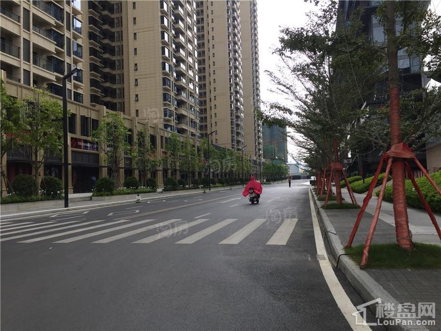 绿地中央广场实景图
