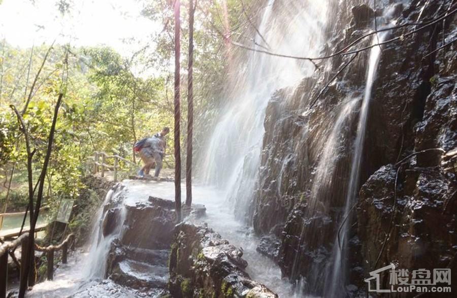 南宁绿地城配套图