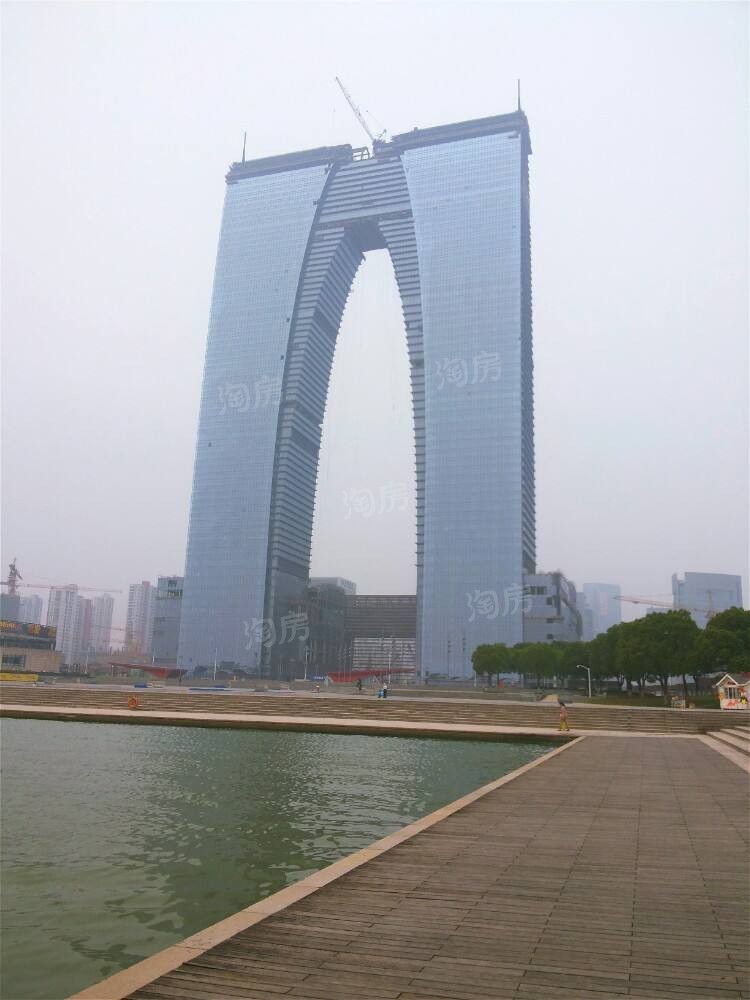 东方之门实景图