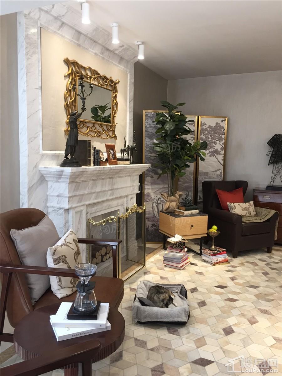 彰泰红样板间
