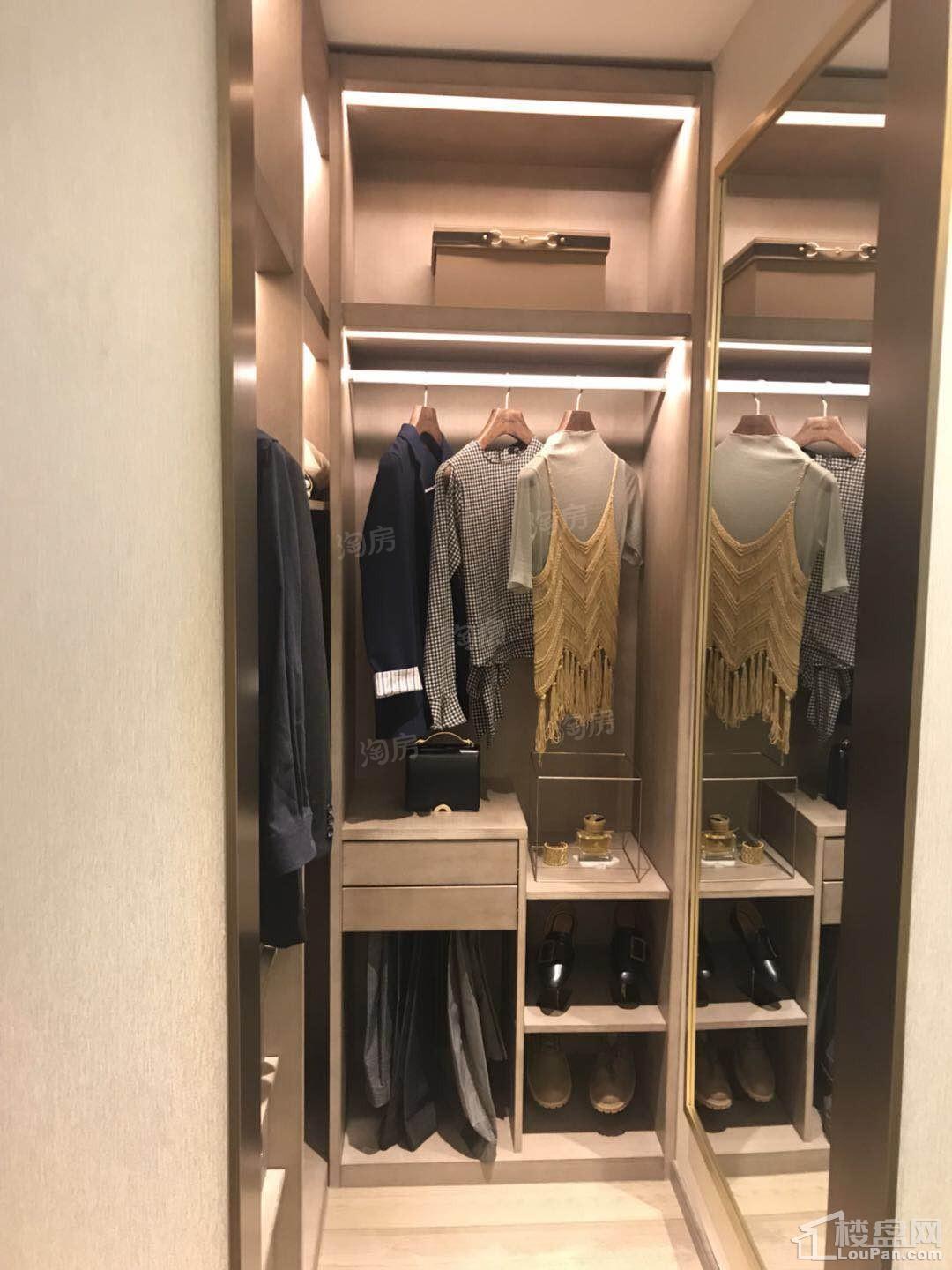 中骏云景台样板间