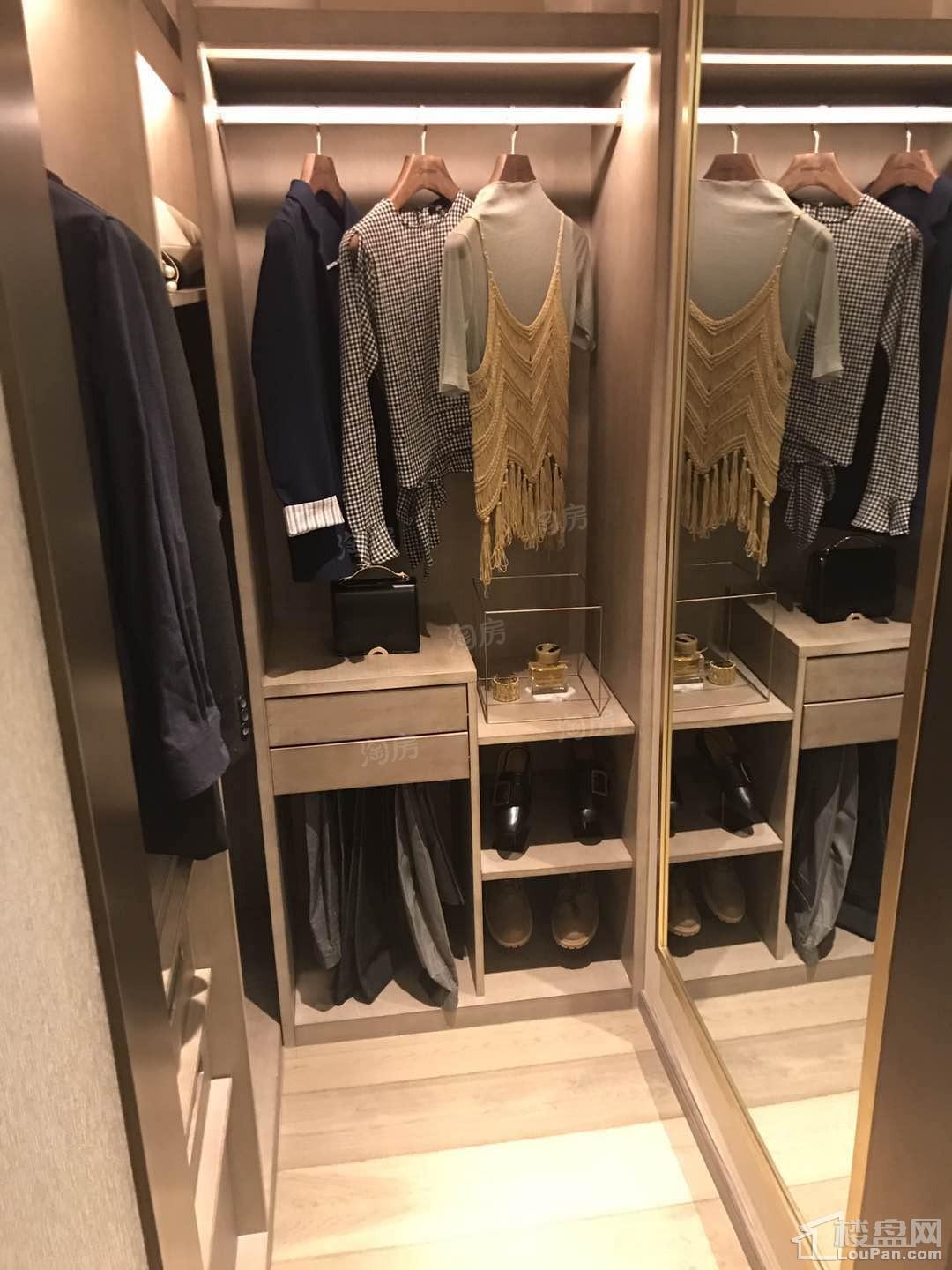 中骏云景台样板间