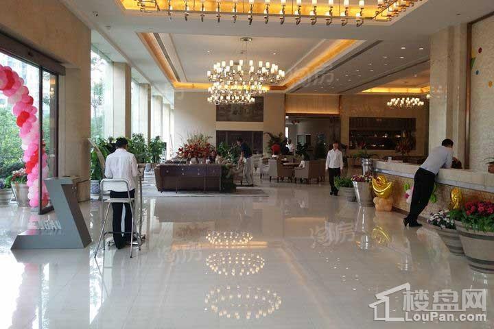 蓝庭广场实景图