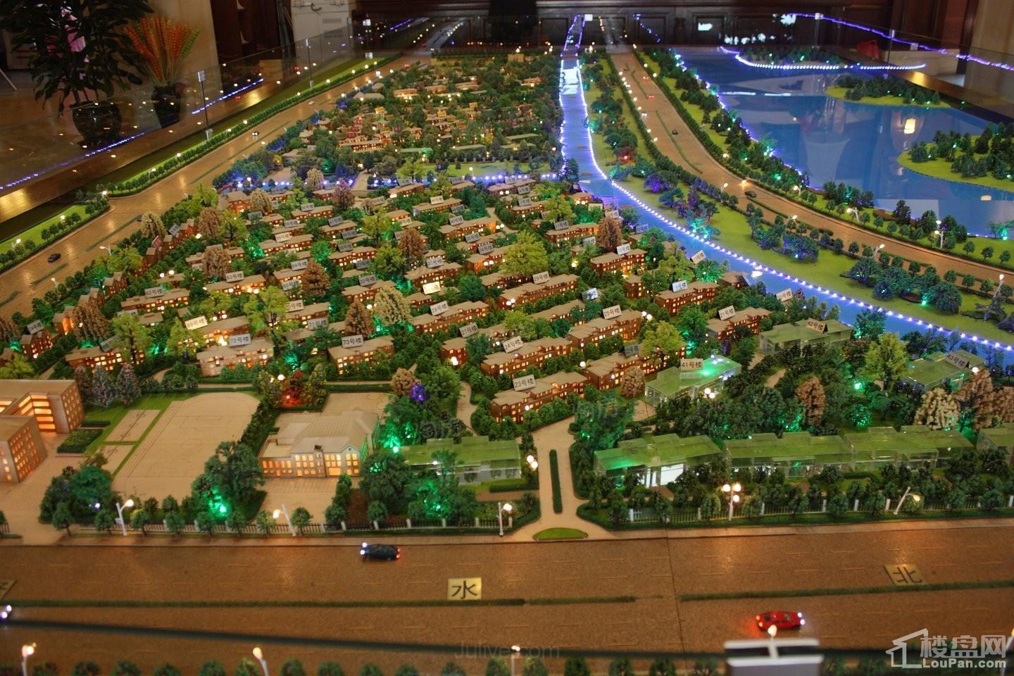 泊湖林奇郡实景图