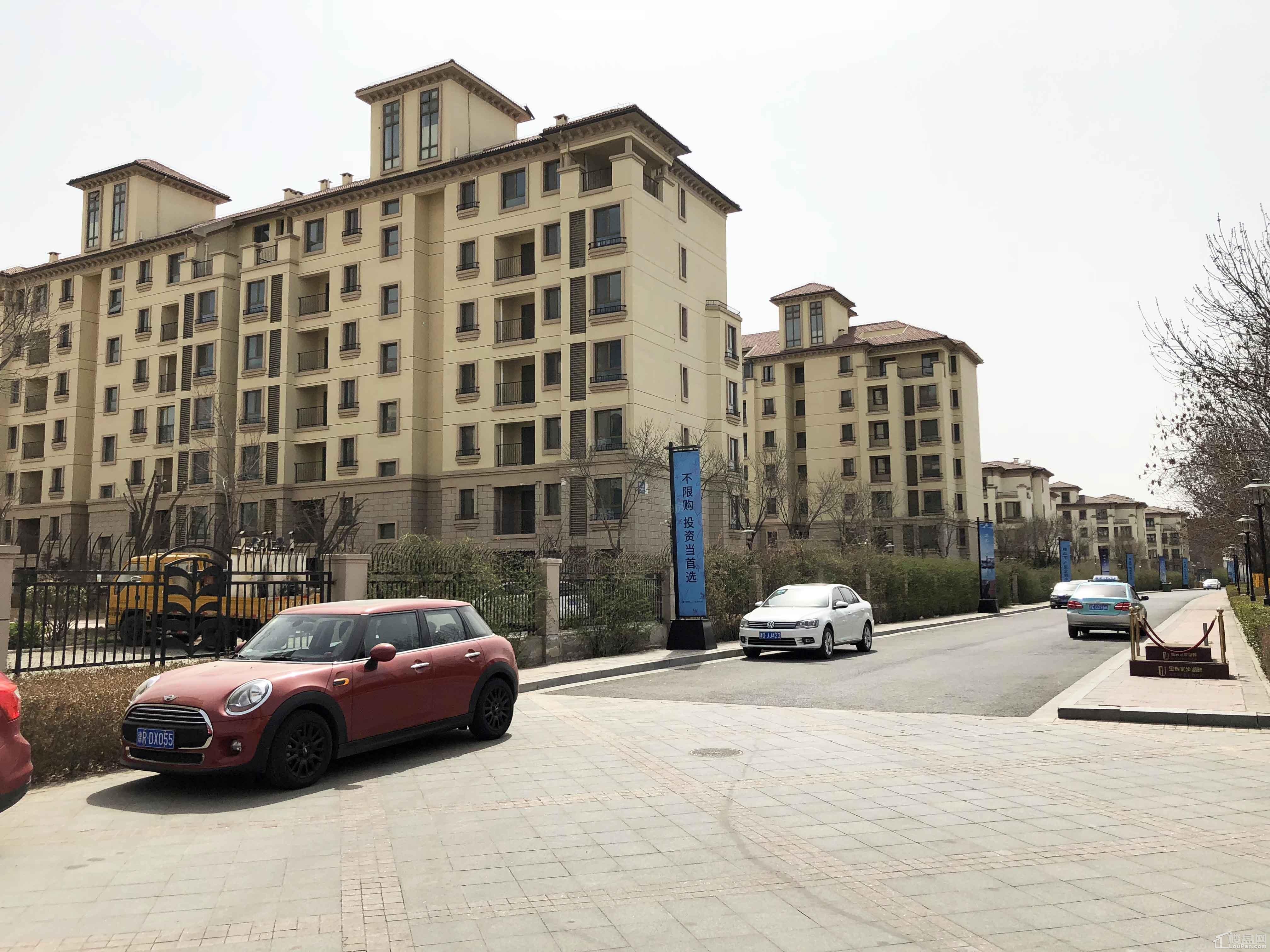 金辉优步湖畔实景图