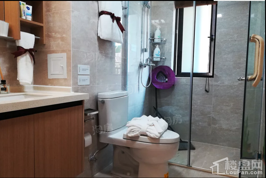 万科翡翠滨江样板间