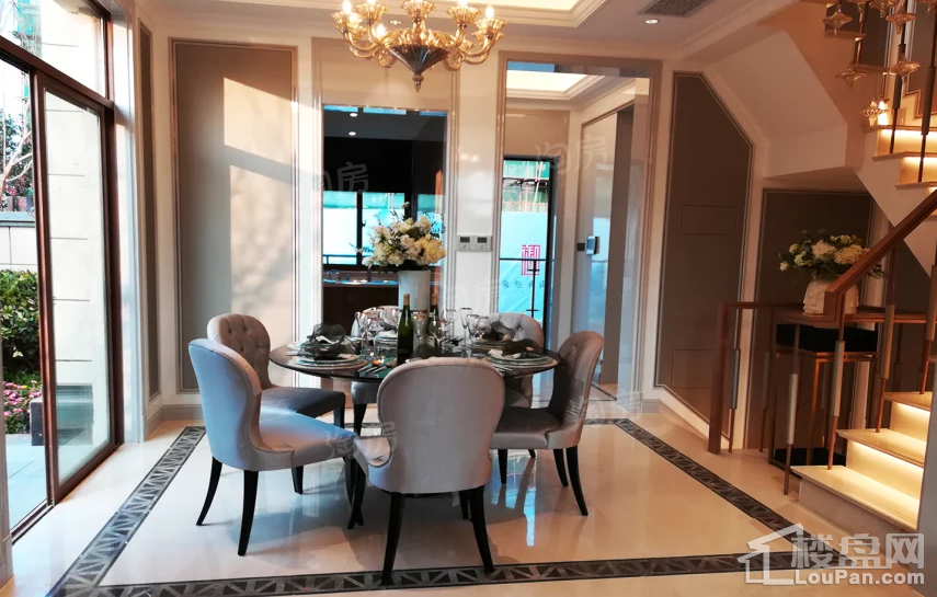 东旭御山湖样板间