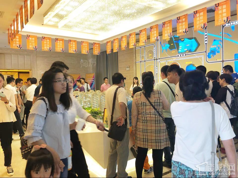 金辉优步湖畔实景图