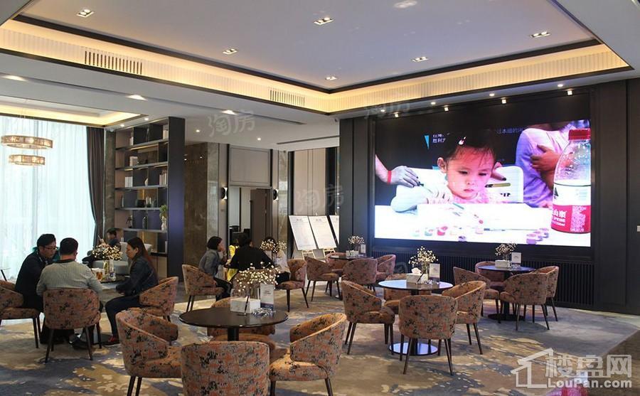 融创月湾首府实景图