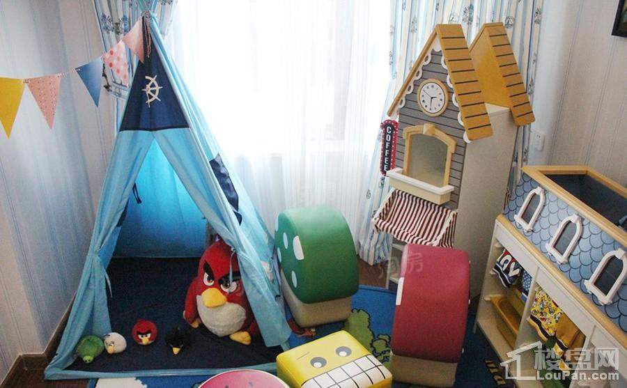 骏瓏盛景样板间