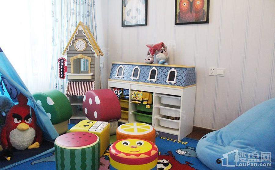 骏瓏盛景样板间