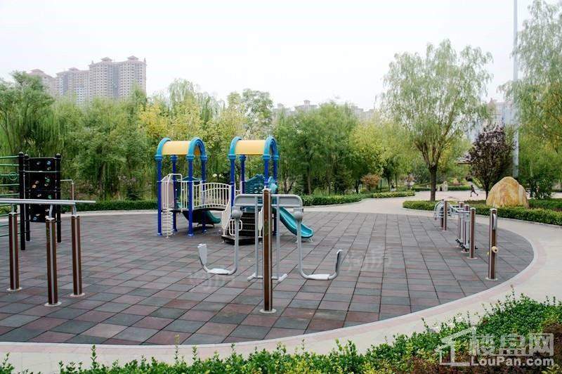中铁秦皇半岛配套图