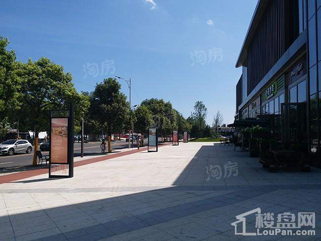 万科花溪大都会实景图