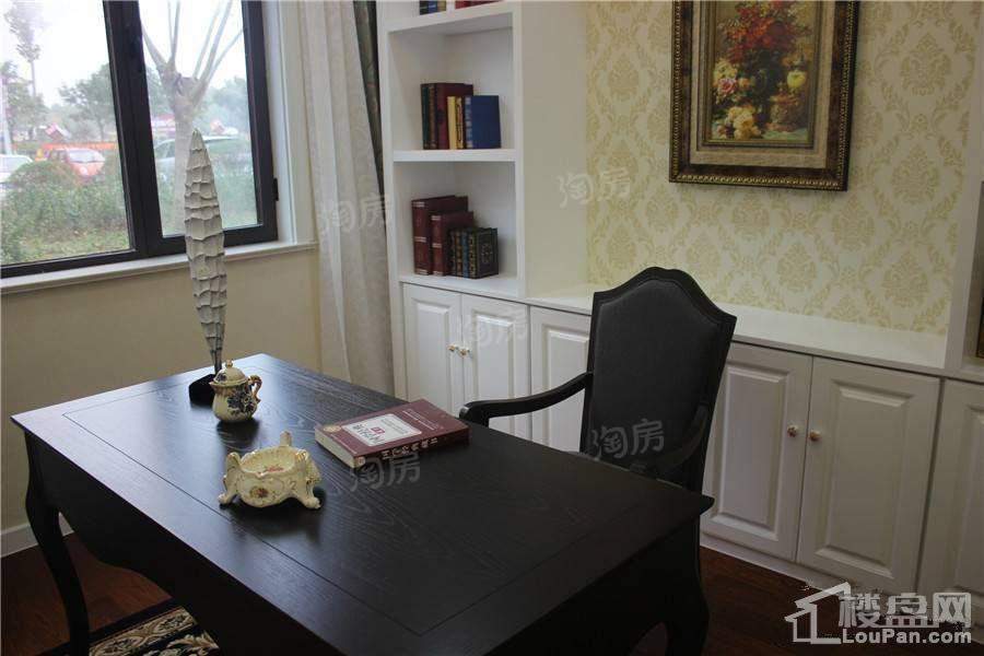 卓新江来样板间