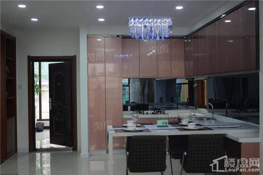 卓新江来样板间