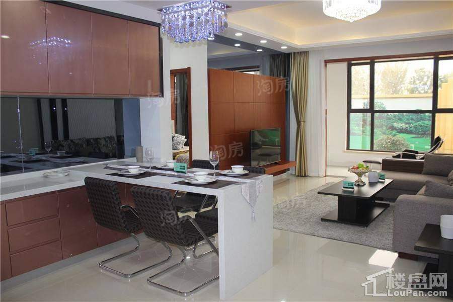 卓新江来样板间