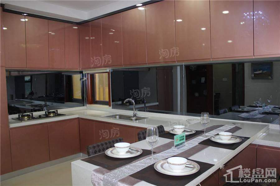 卓新江来样板间