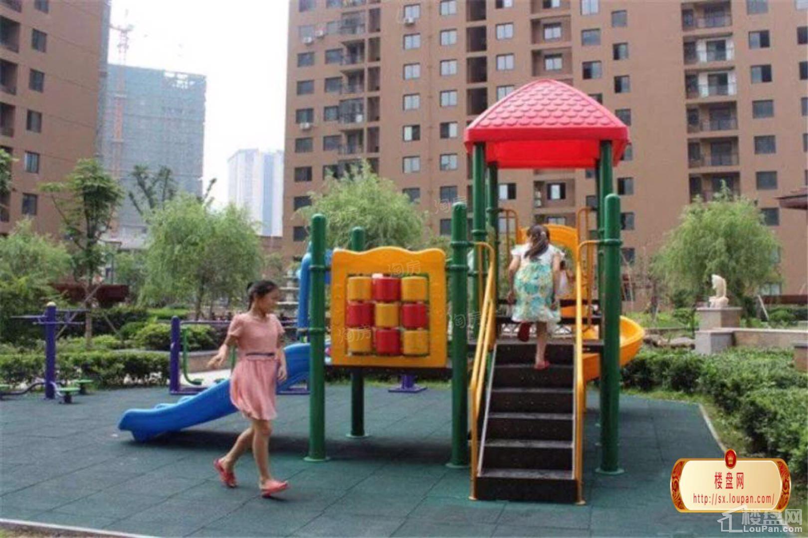 东厦颐景园实景图