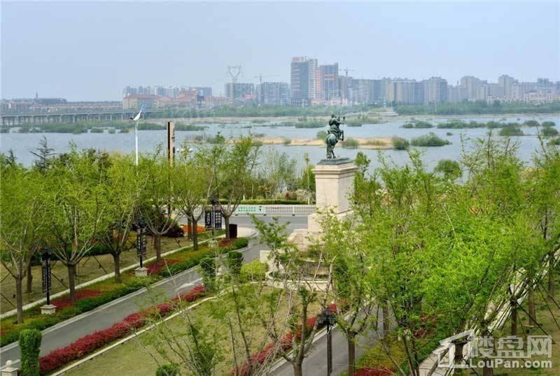 白鹭金岸实景图