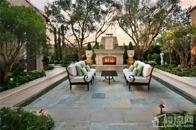 白鹭金岸实景图