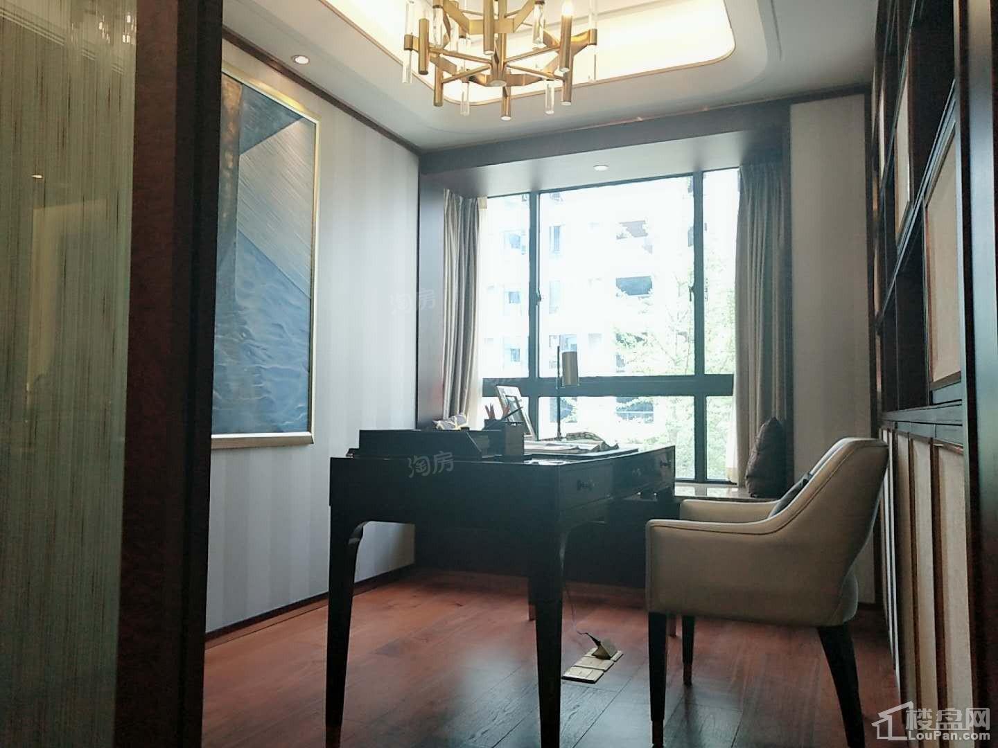 华秦铂湾样板间