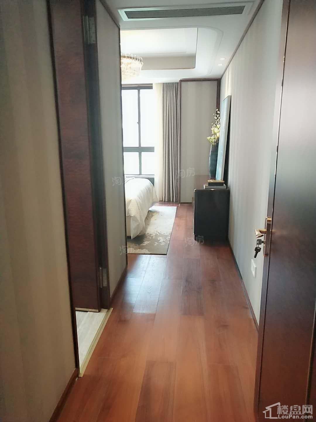 华秦铂湾样板间