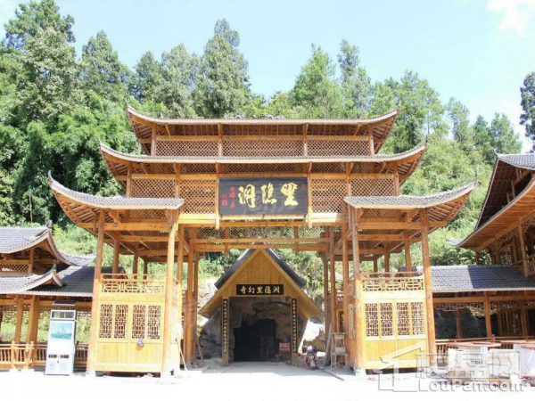 神龙峡山涧居