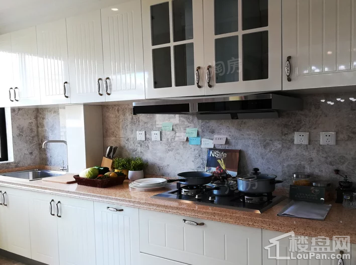 实力山语间样板间