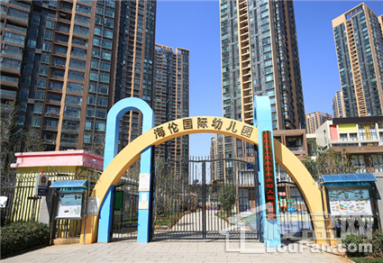 海伦中心实景图