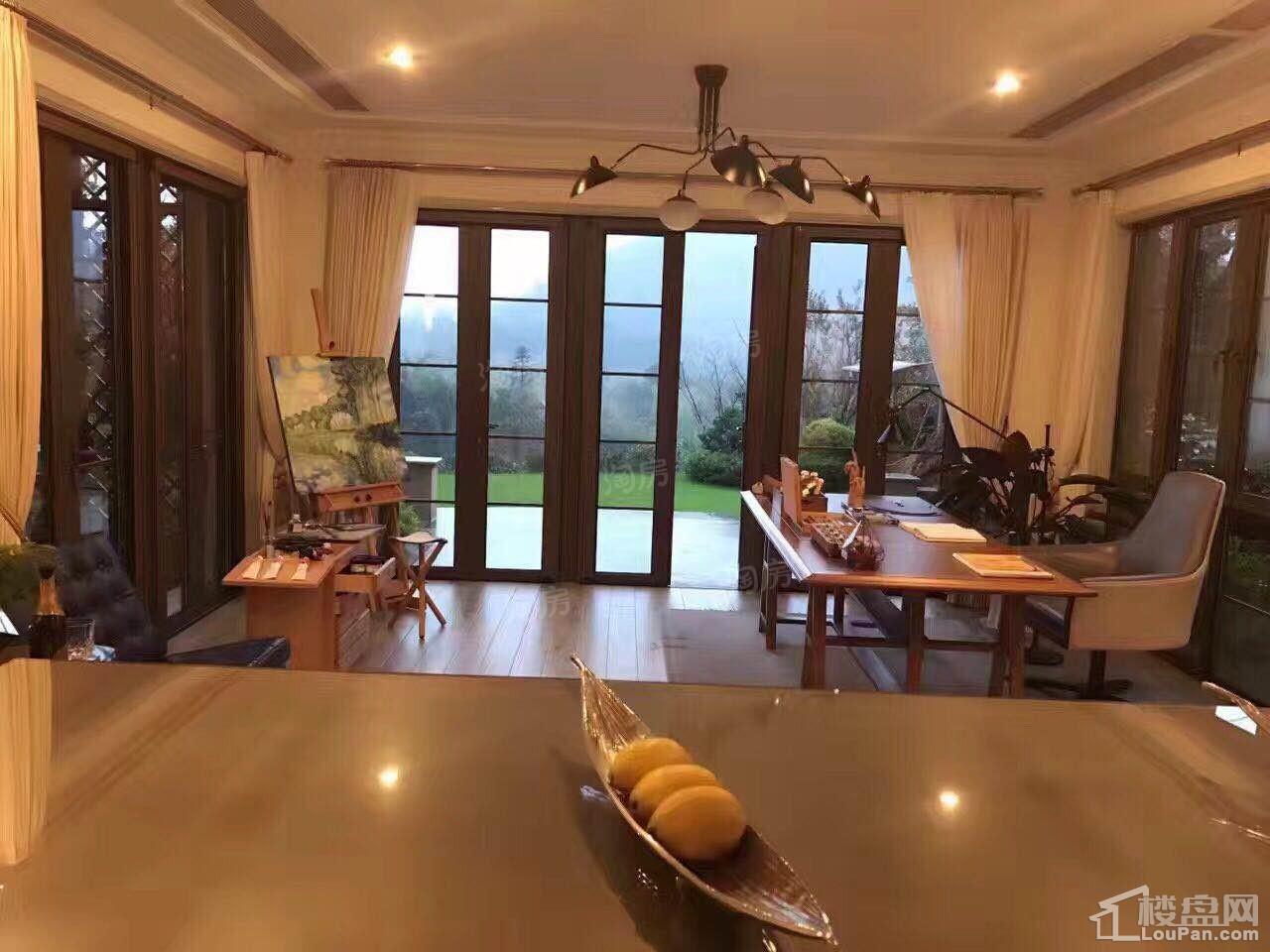 绿城·龙王溪小镇样板间