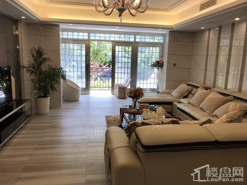 明发江湾城样板间